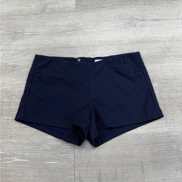 Lilly Pulitzer Navy Blue Scalloped Shorts - Size 8 - Picture 2 of 4